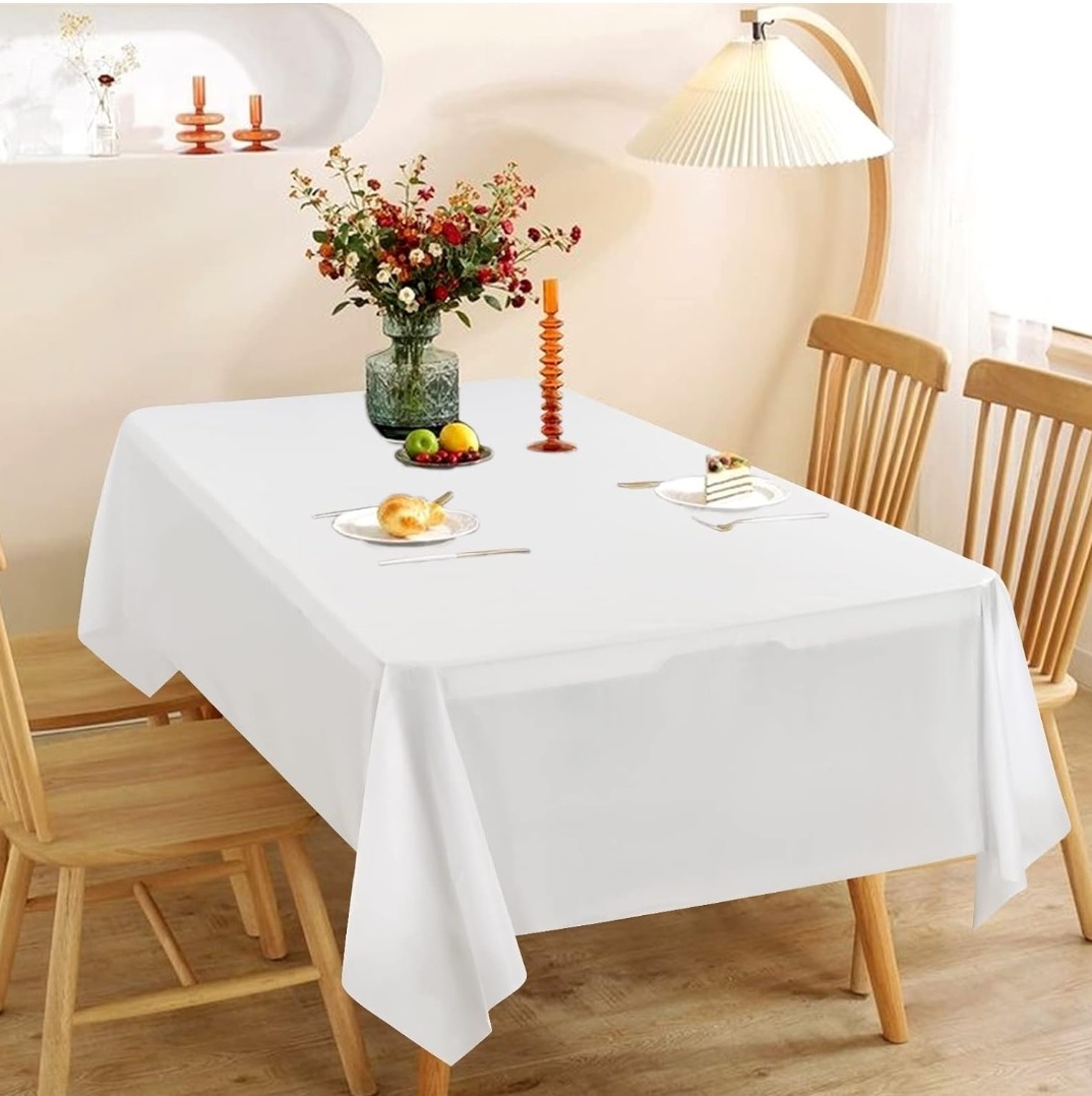 image de nappe blanche pour table rectangulaire 1,80 M 